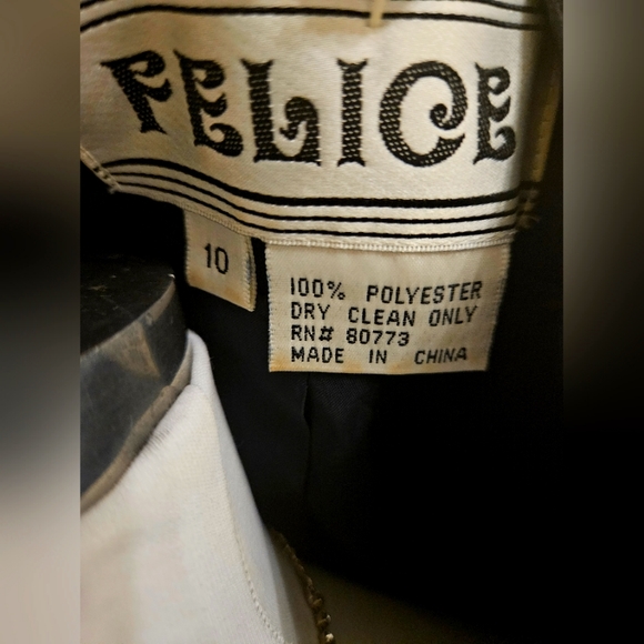 FELICE Two Piece Ladies Elegant Navy Suit - Picture 6 of 8